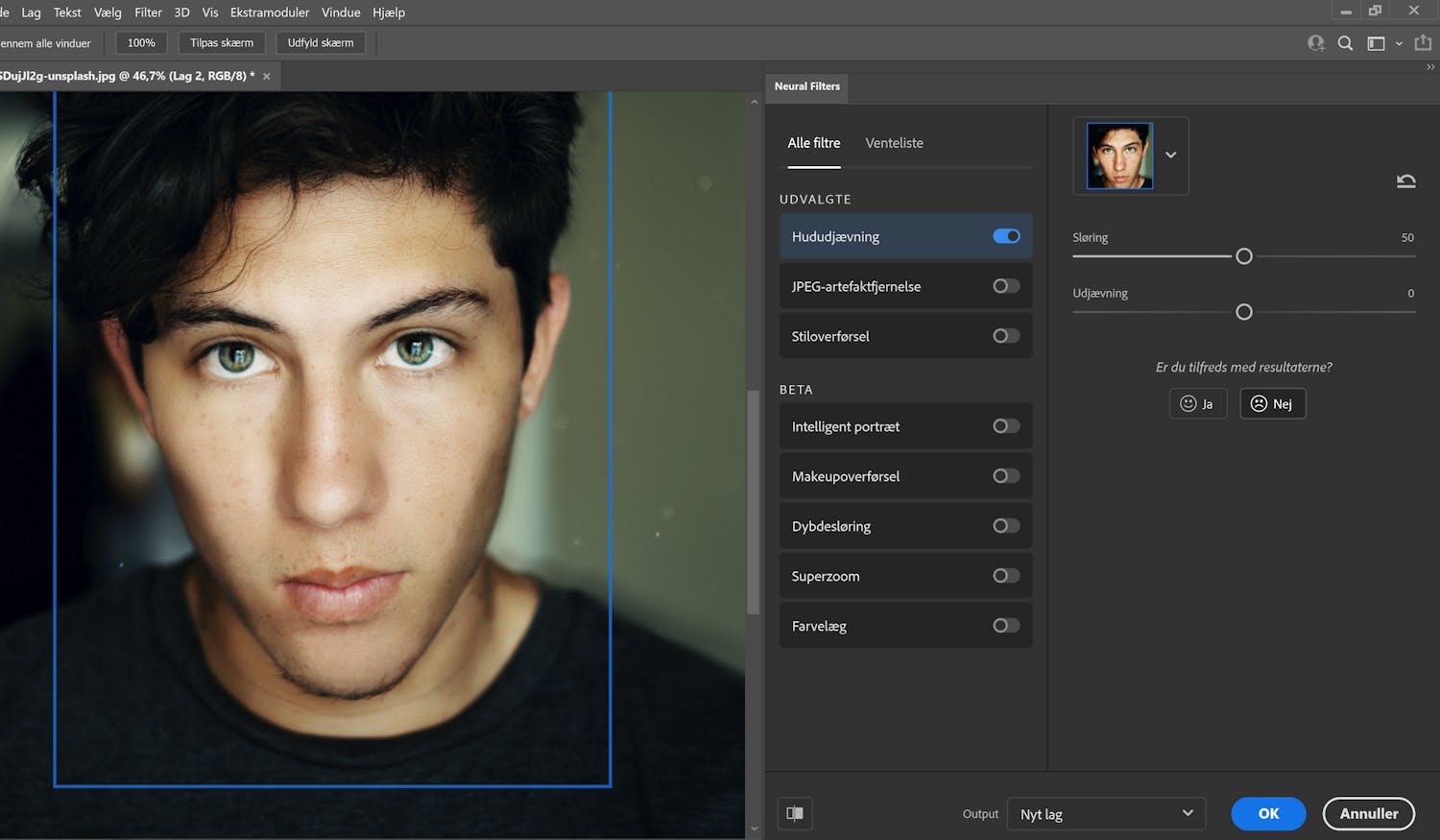 find hududjaevning paa listen Sininen kehys kasvojen ympärillä Photoshopissa